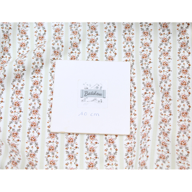 Popeline de coton imprimé fleuri vert tendre