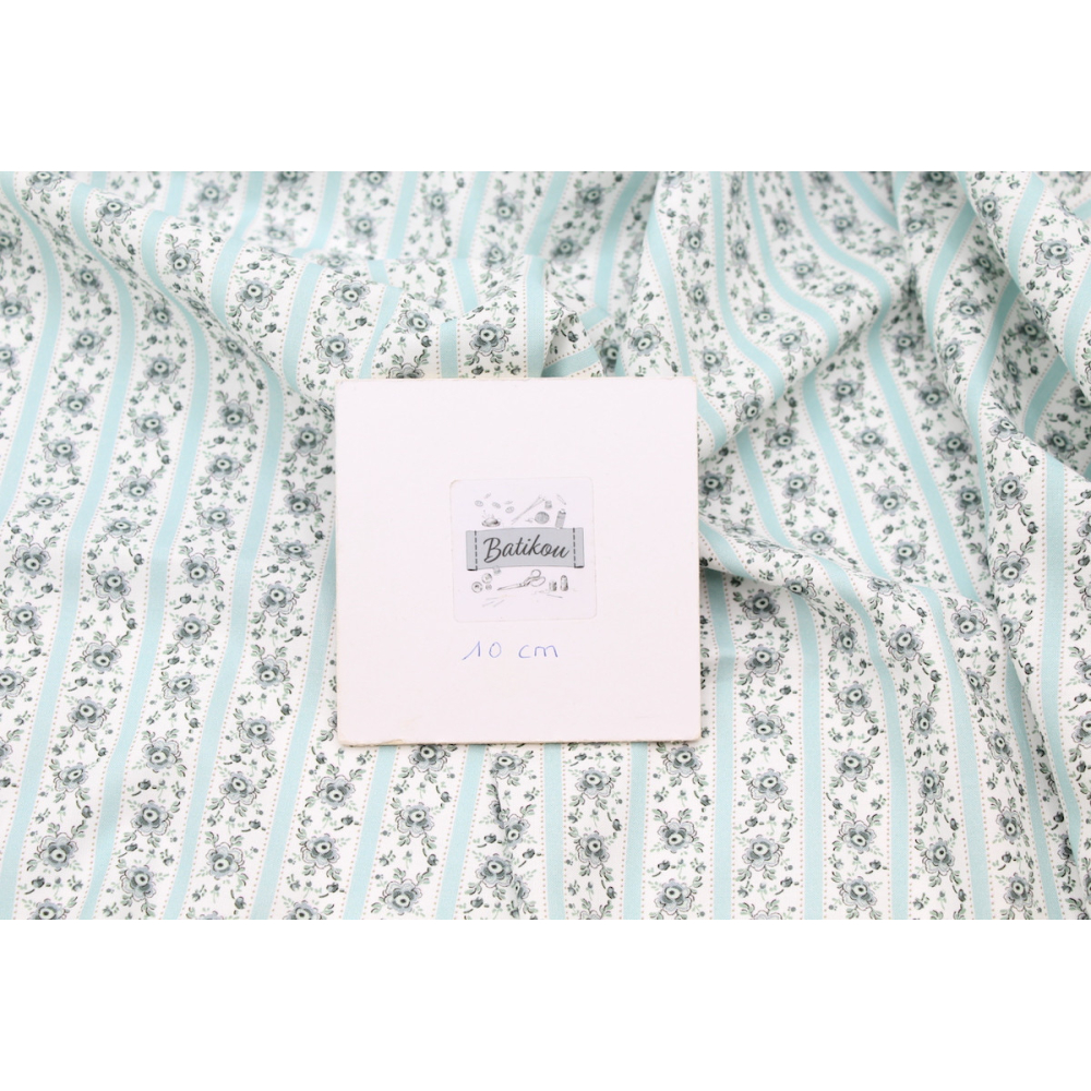 Popeline de coton BIO imprimé fleuri nuances de bleu