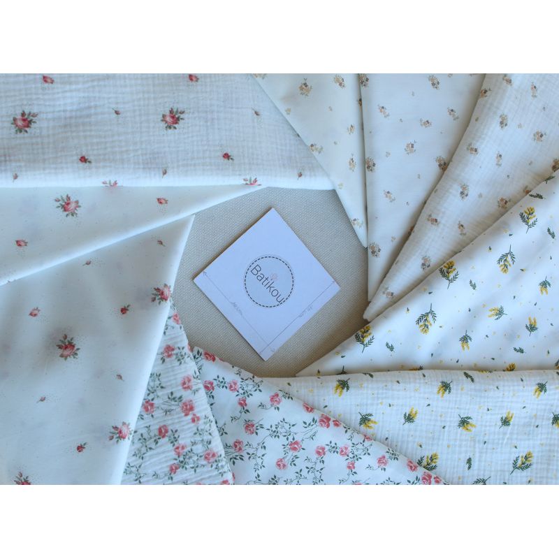 Christine - Double gaze coton BIO Exclusif blanc motif fleuri vert et rose