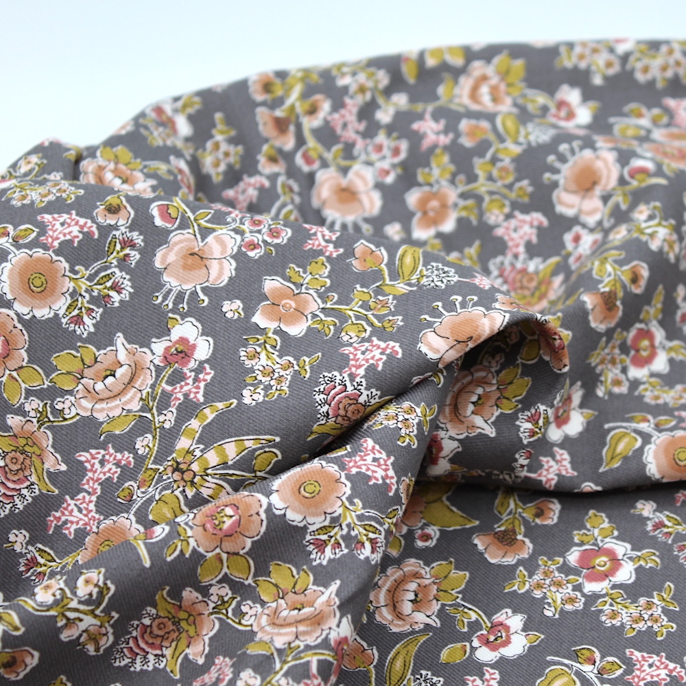 Tissu twill de coton organique imprimé fleuri