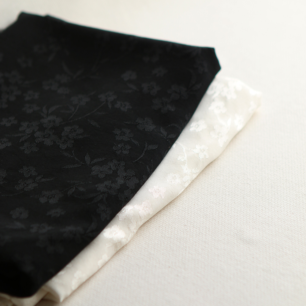 Jasmine - Viscose tissage jacquard fleuri noir