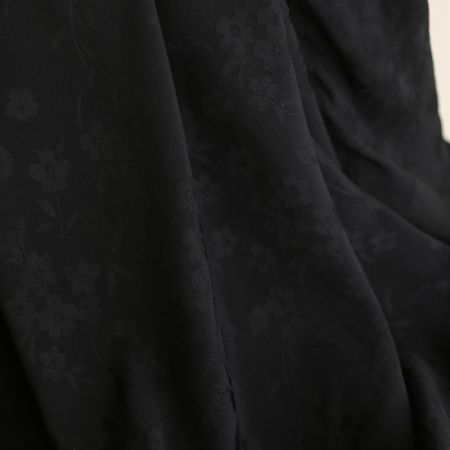 Jasmine - Viscose tissage jacquard fleuri noir