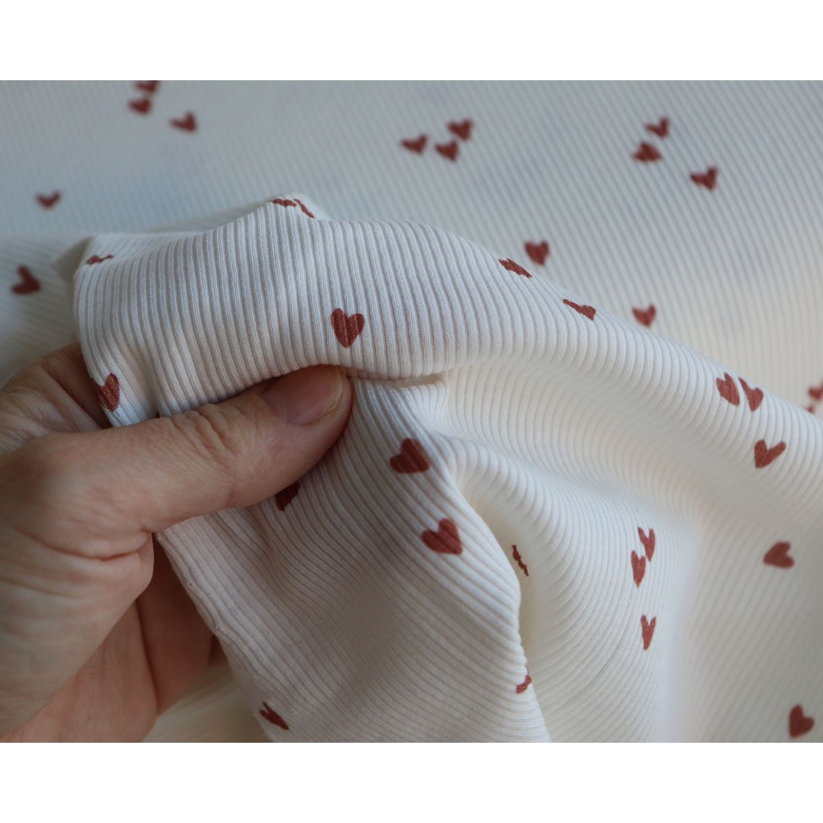 Jersey coton côtes fines à motifs mini coeurs lie de vin