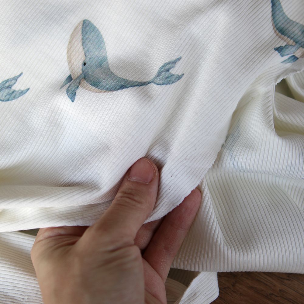 Jersey coton côtes fines à motif baleines bleu orage