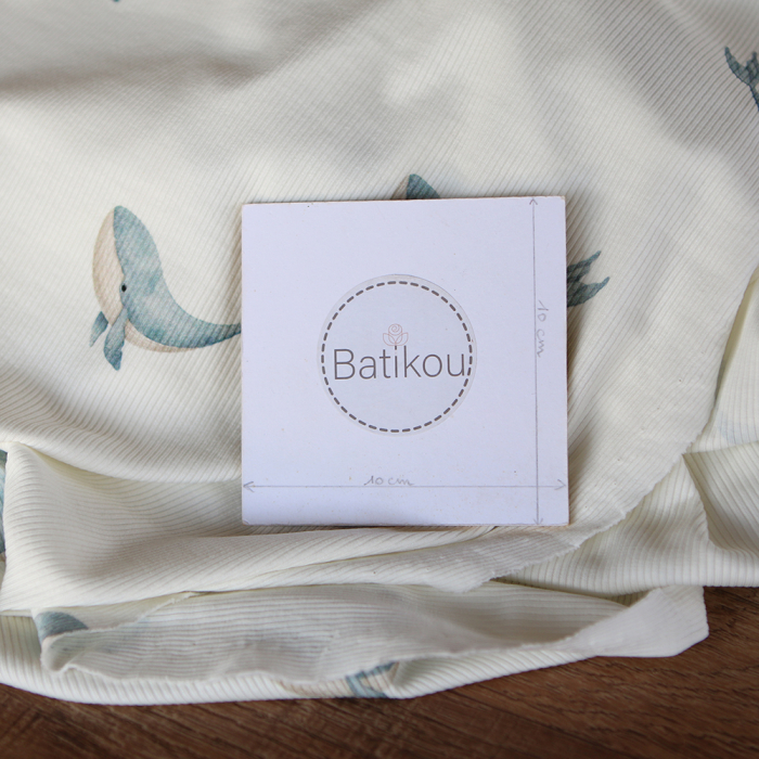 Jersey coton côtes fines à motif baleines bleu orage