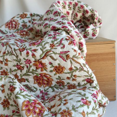 Jamila - Tissu indien matelassé double face coton hand block largeur 100cm Jamila - Tissu indien matelassé double face coton hand block largeur 100cm