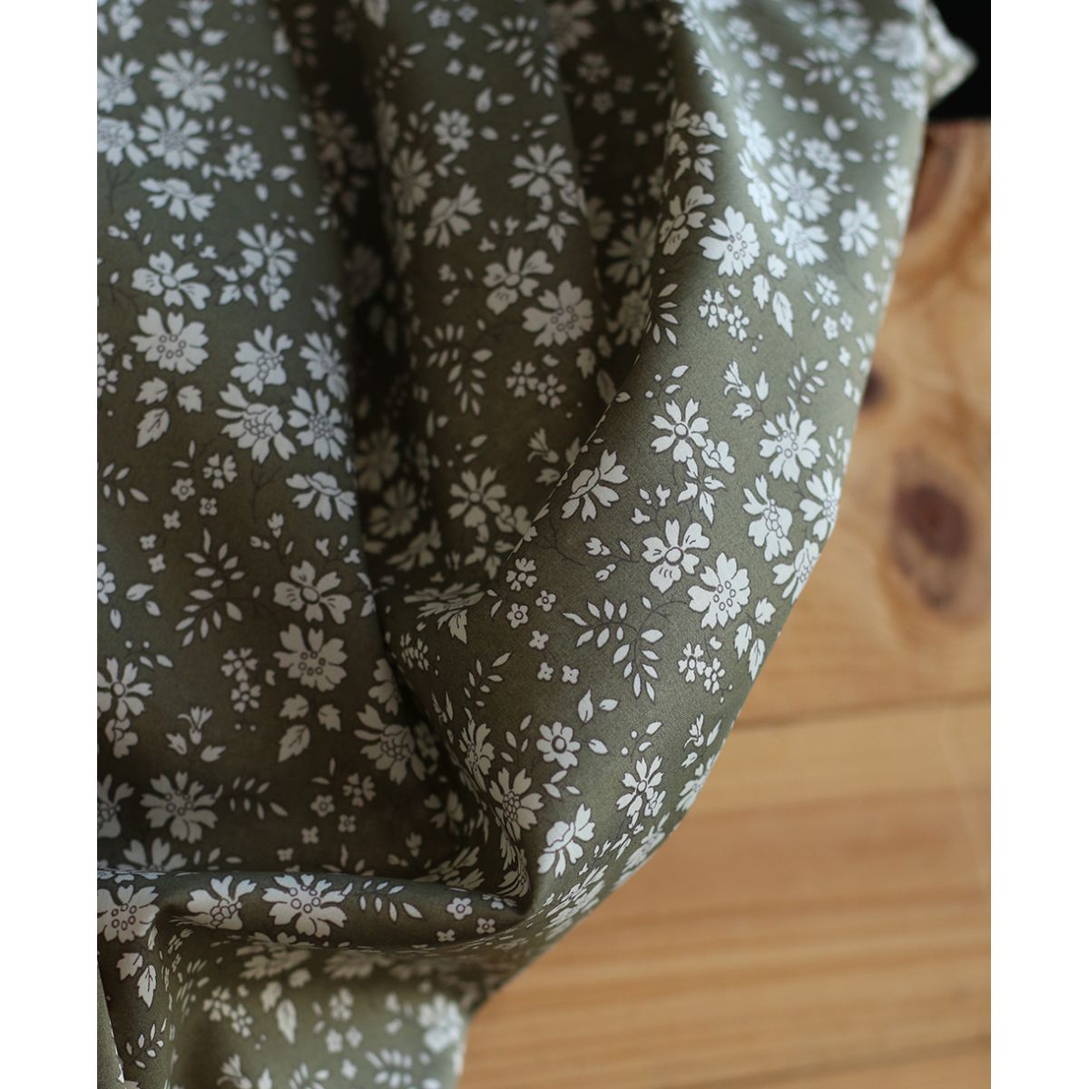 Liberty Tana Lawn® Capel kaki