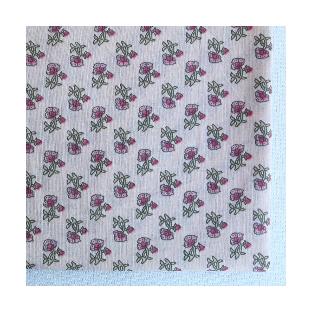 Indira B - Tissu indien en coton imprimé main Hand Block Indira B - Tissu indien en coton imprimé main Hand Block