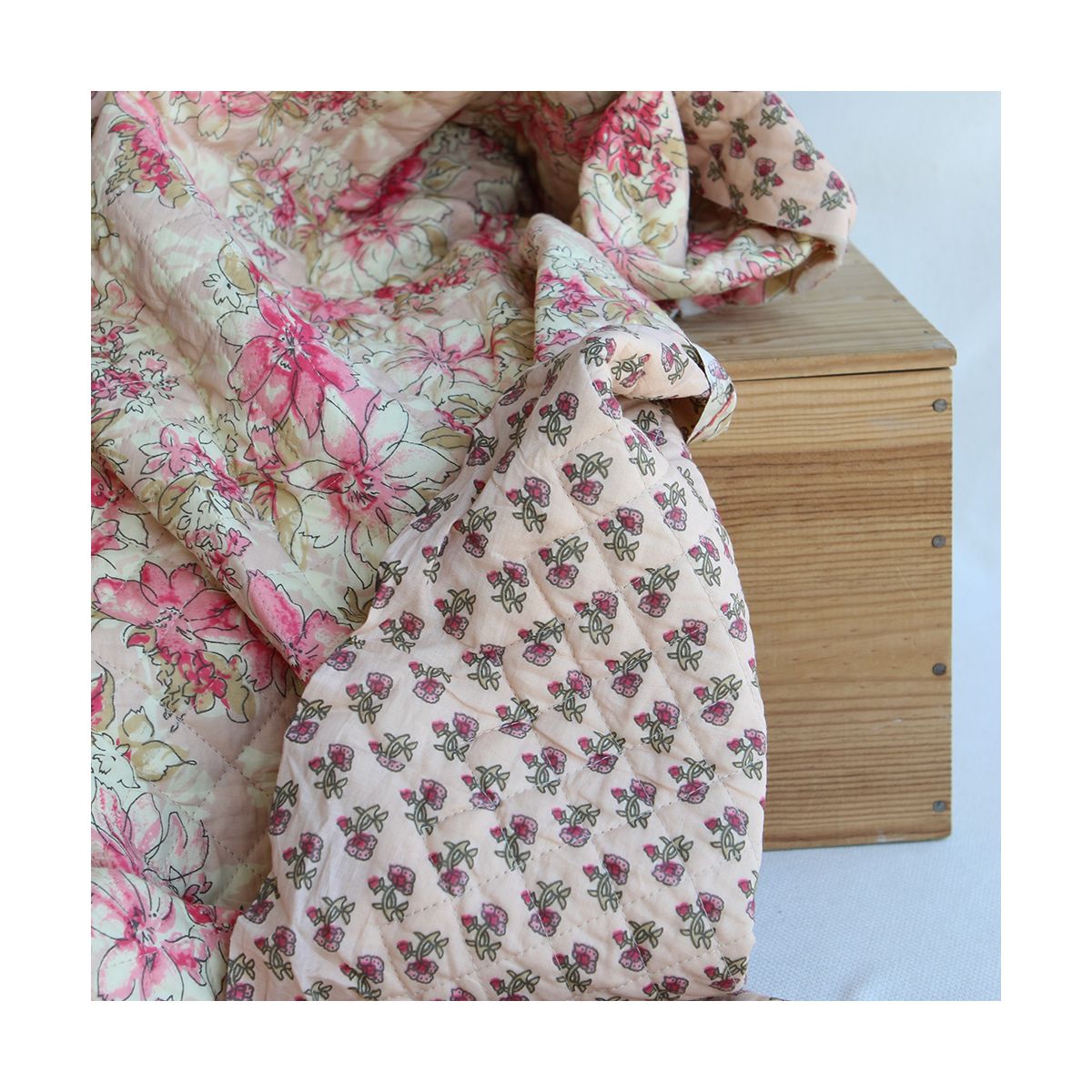 copy of Jamila - Tissu indien matelassé double face coton hand block largeur 100cm copy of Jamila - Tissu indien matelassé double face coton hand block largeur 100cm