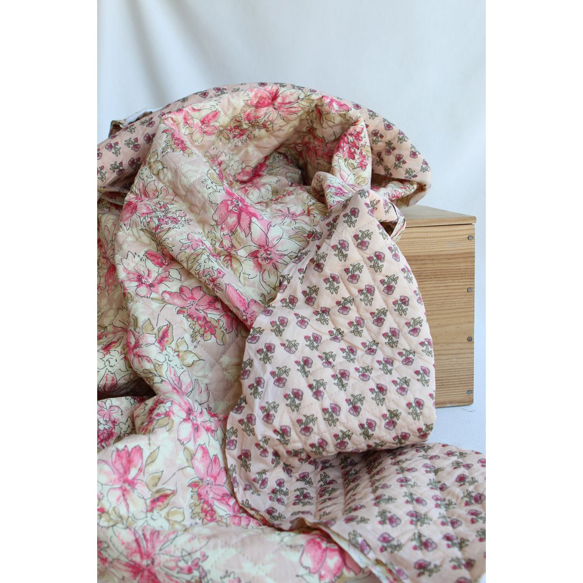 copy of Jamila - Tissu indien matelassé double face coton hand block largeur 100cm copy of Jamila - Tissu indien matelassé double face coton hand block largeur 100cm