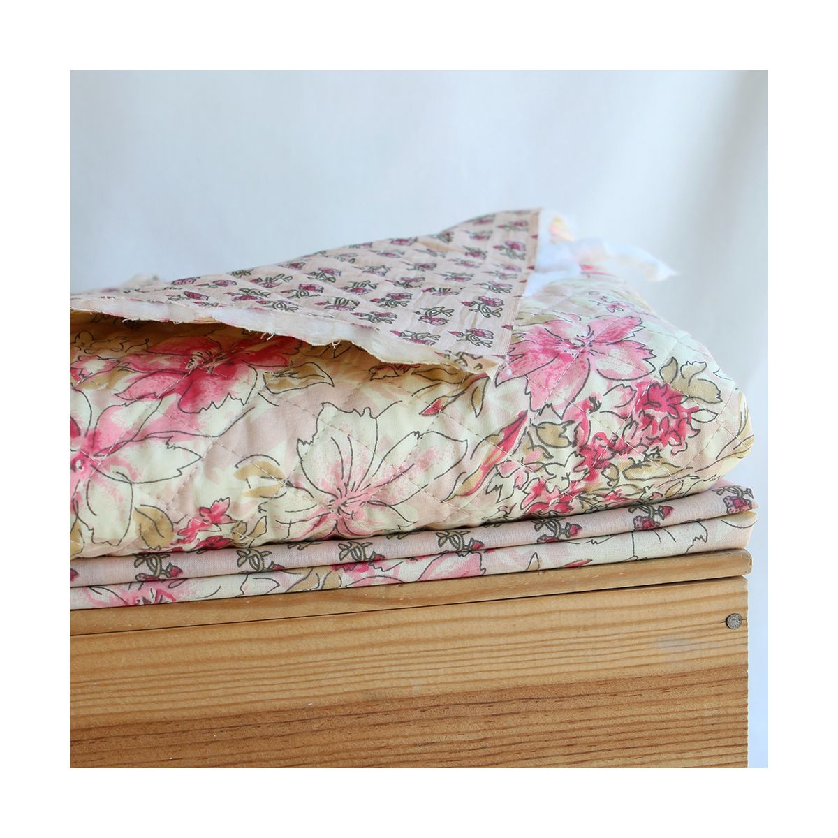 copy of Jamila - Tissu indien matelassé double face coton hand block largeur 100cm copy of Jamila - Tissu indien matelassé double face coton hand block largeur 100cm