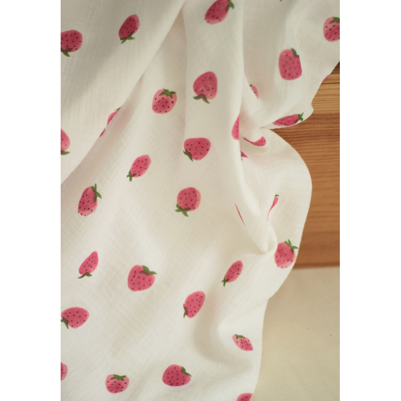 Dora - Double gaze de coton blanc motif fraises rosées
