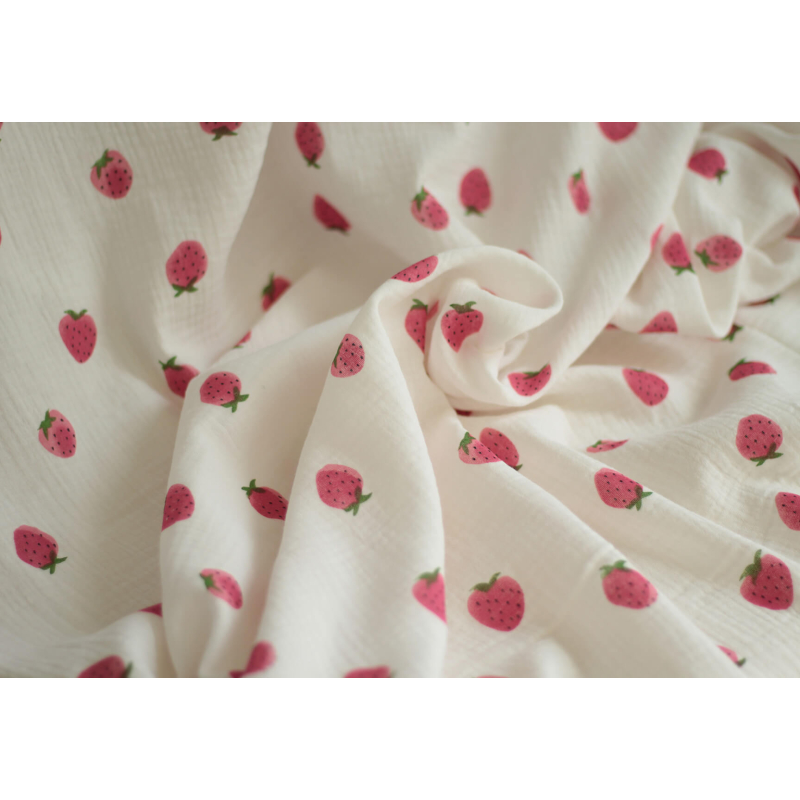 Dora - Double gaze de coton blanc motif fraises rosées