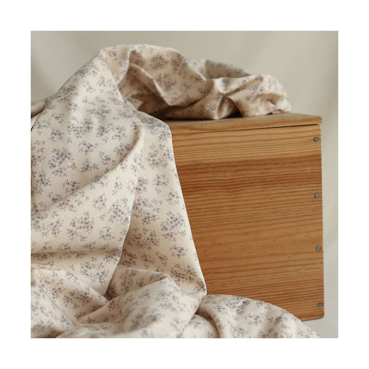 Soumeya - Jersey coton BIO motif exclusif Soumeya taupe Soumeya - Jersey coton BIO motif exclusif Soumeya taupe