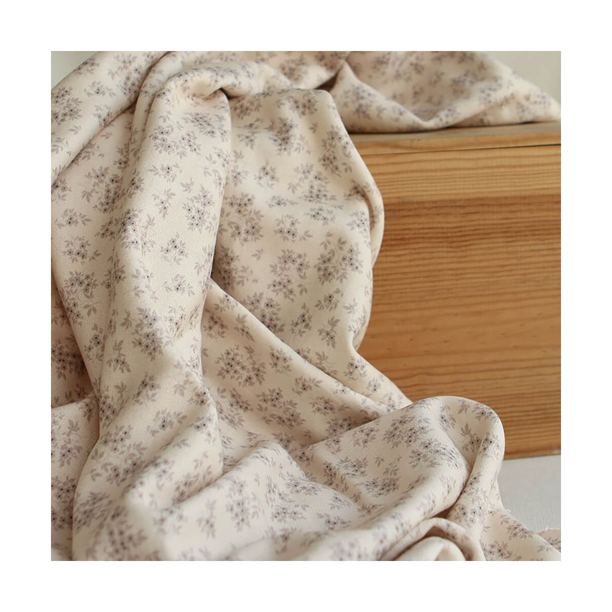 Soumeya - Sweat mélange de coton bouclettes motif exclusif Soumeya taupe Soumeya - Sweat mélange de coton bouclettes motif exclusif Soumeya taupe