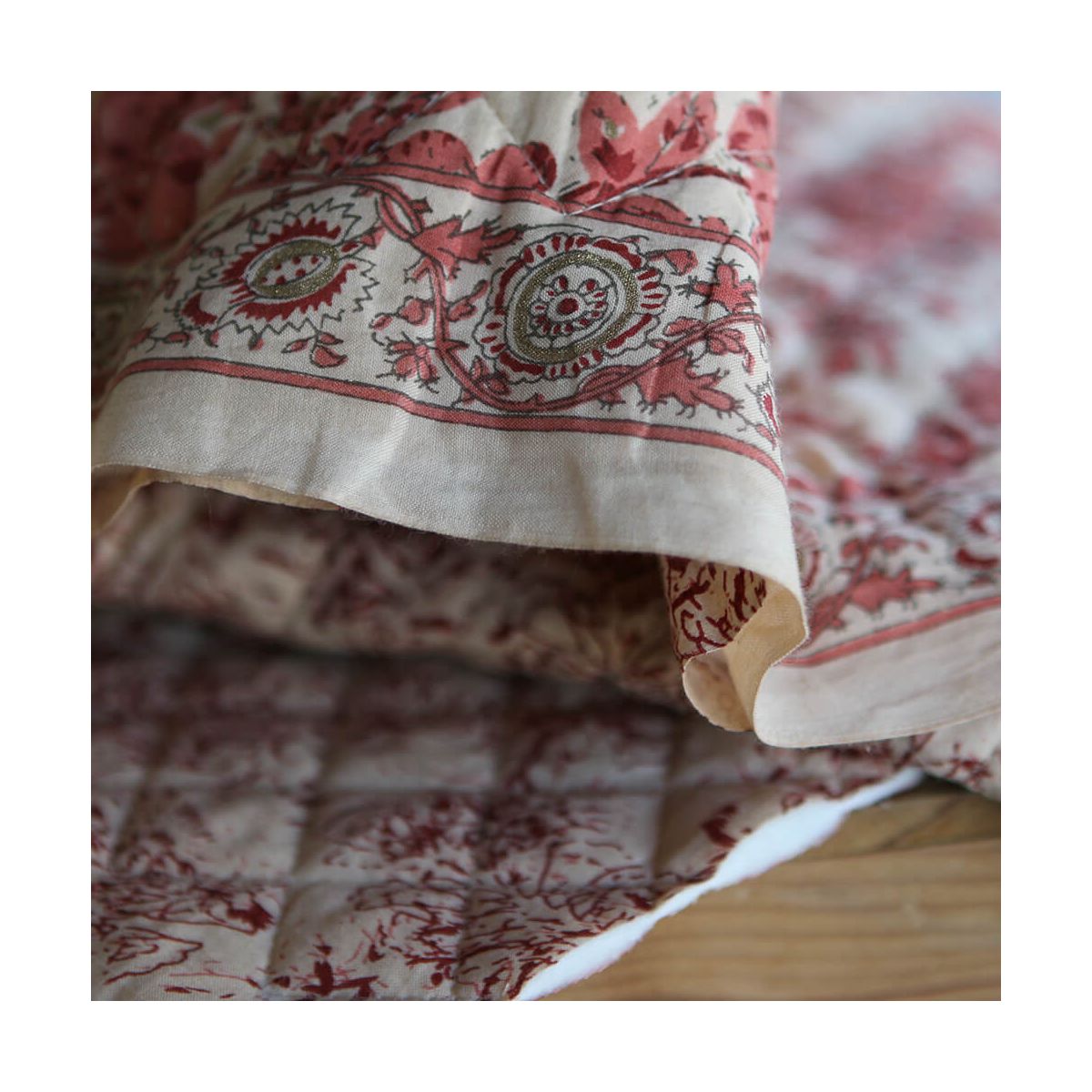 Anjali - Tissu indien matelassé double face coton hand block largeur 100cm Anjali - Tissu indien matelassé double face coton hand block largeur 100cm