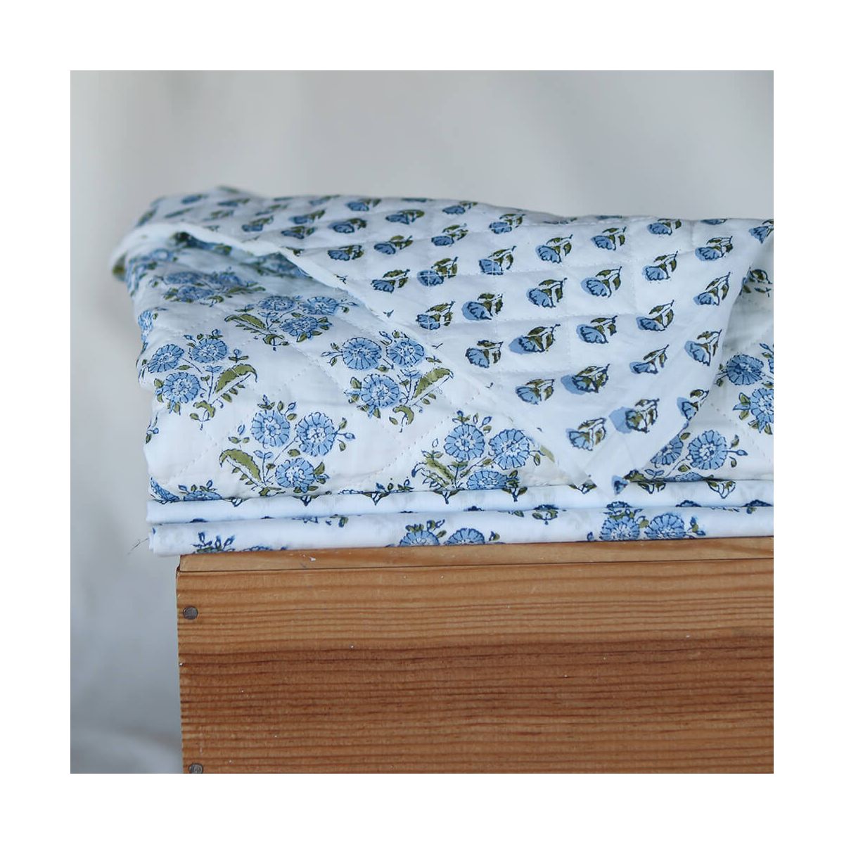 Anika - Tissu indien matelassé double face coton hand block largeur 100cm Anika - Tissu indien matelassé double face coton hand block largeur 100cm