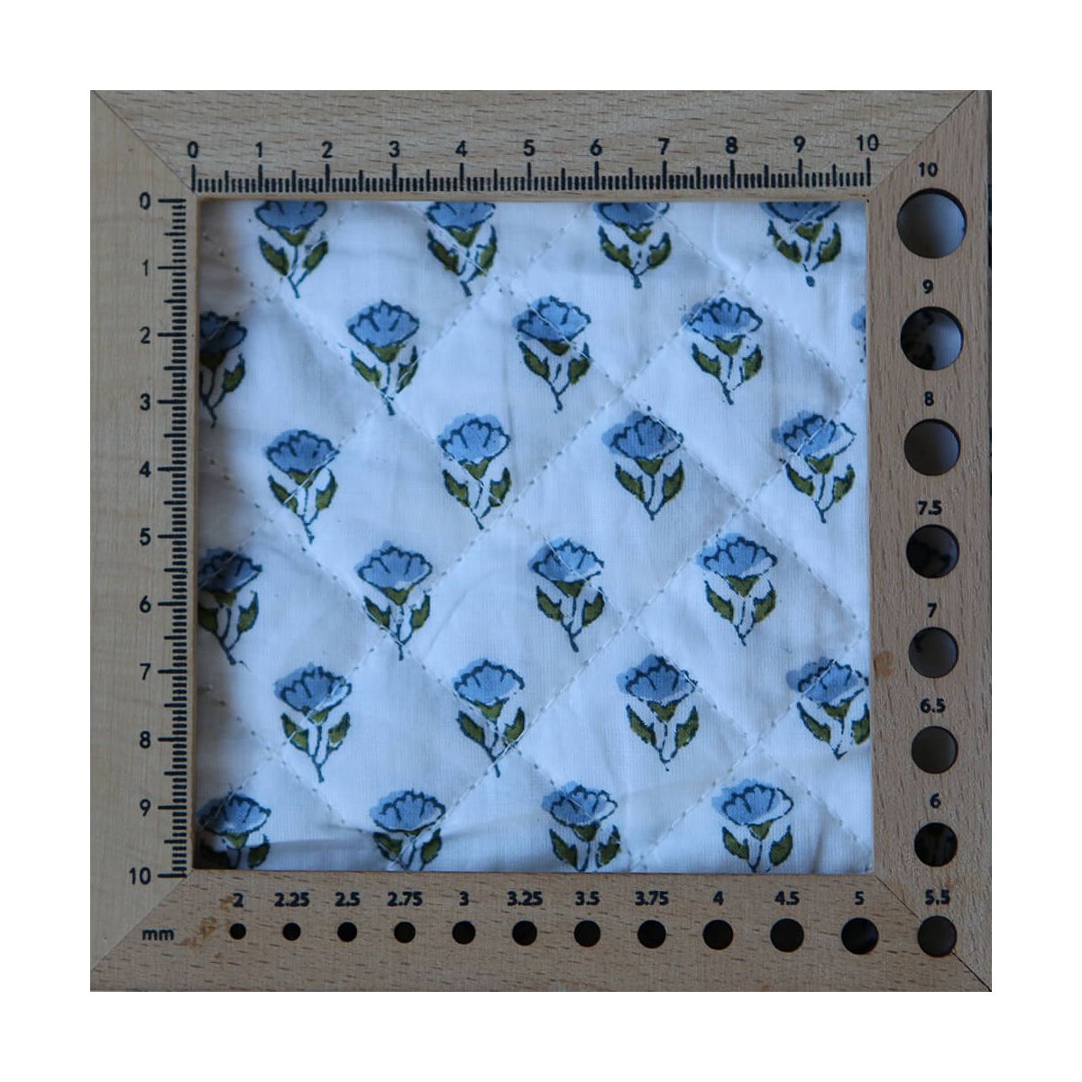 Anika - Tissu indien matelassé double face coton hand block largeur 100cm Anika - Tissu indien matelassé double face coton hand block largeur 100cm
