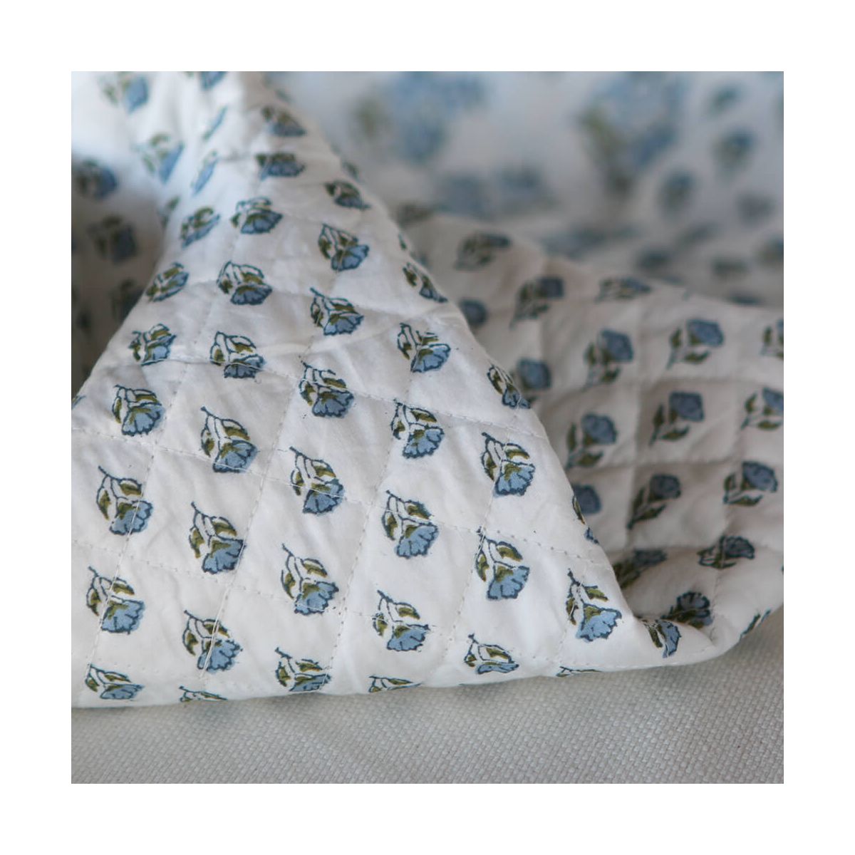 Anika - Tissu indien matelassé double face coton hand block largeur 100cm Anika - Tissu indien matelassé double face coton hand block largeur 100cm