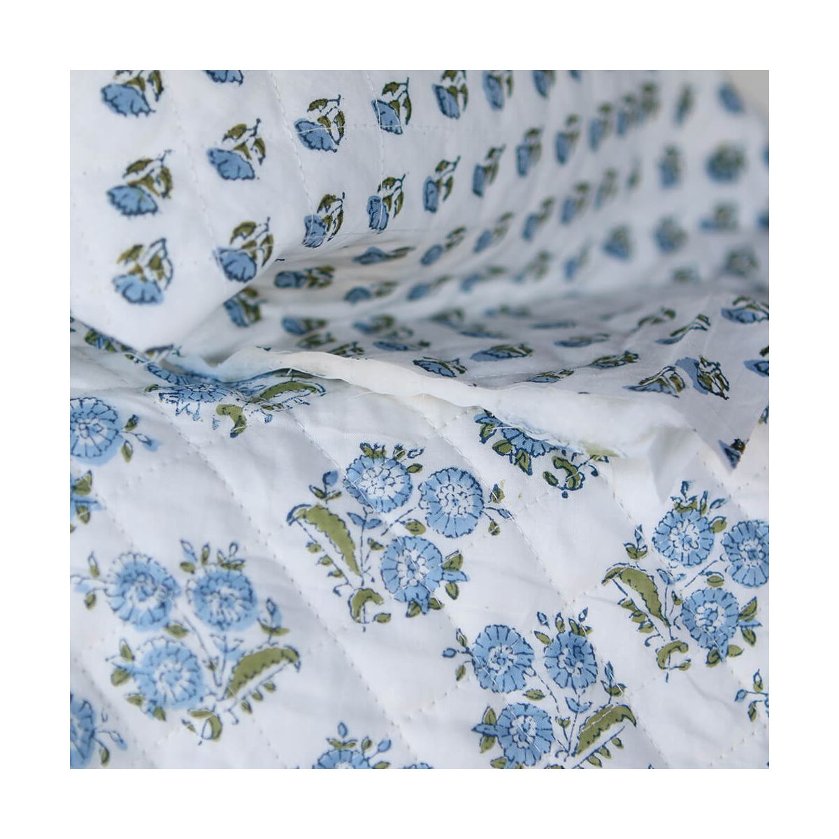 Anika - Tissu indien matelassé double face coton hand block largeur 100cm Anika - Tissu indien matelassé double face coton hand block largeur 100cm