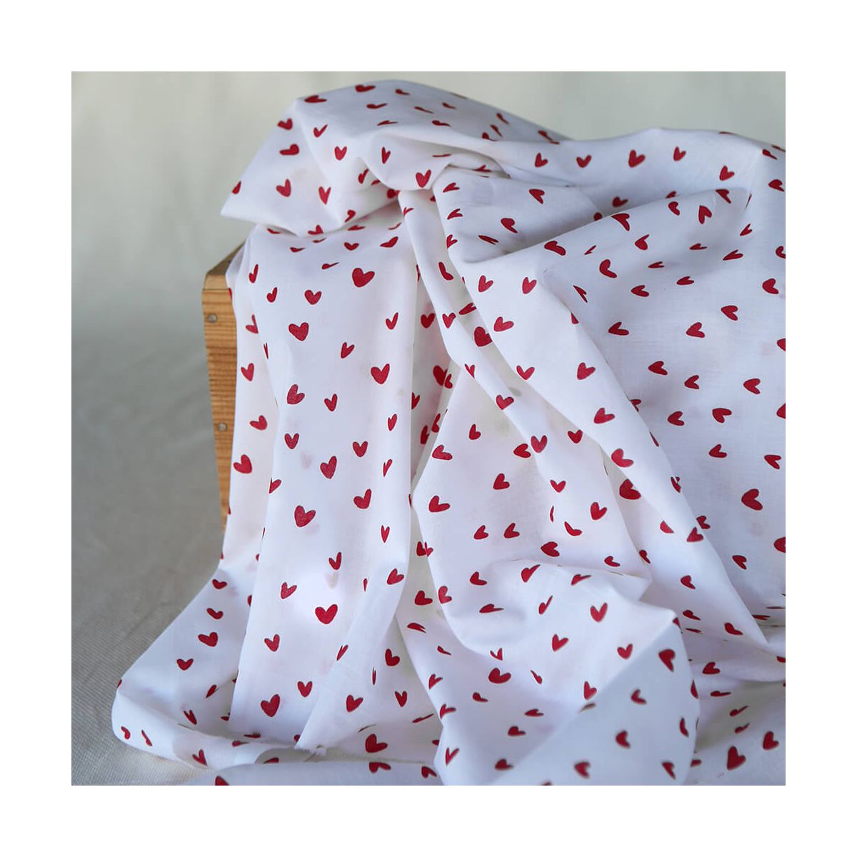 Dil / coeurs rouges - Tissu indien coton hand block traditionnel Dil / coeurs rouges - Tissu indien coton hand block traditionnel