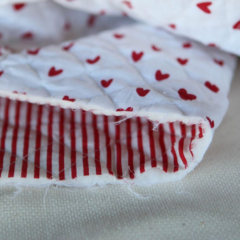 Dil / coeurs rouges - Tissu indien matelassé double face coton hand block largeur 100cm