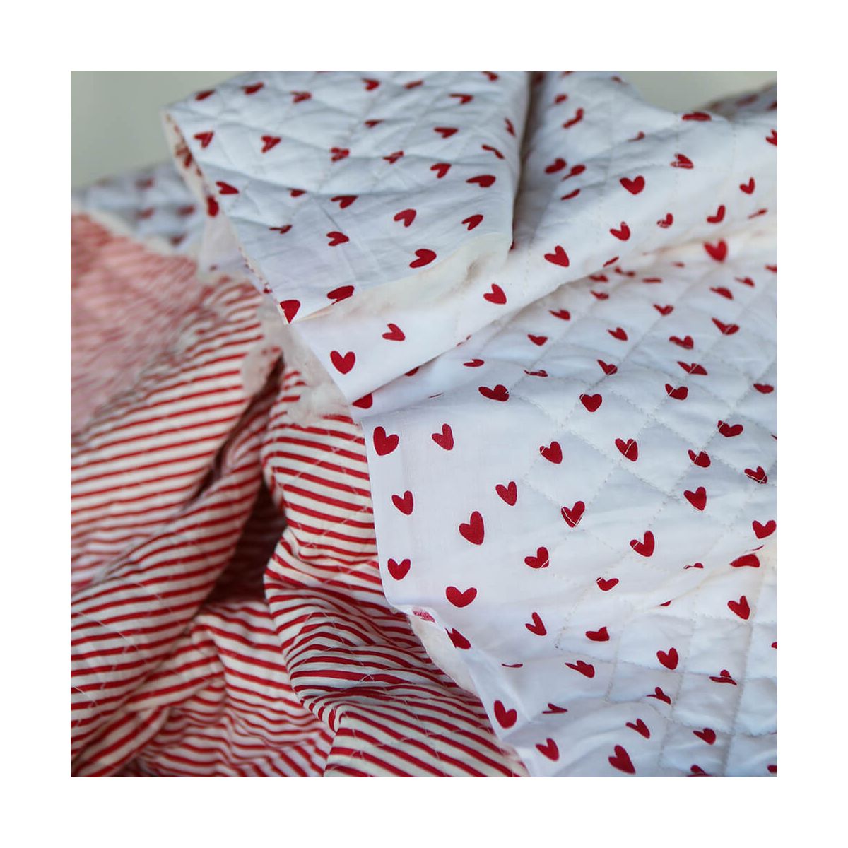Dil / coeurs rouges - Tissu indien matelassé double face coton hand block largeur 100cm