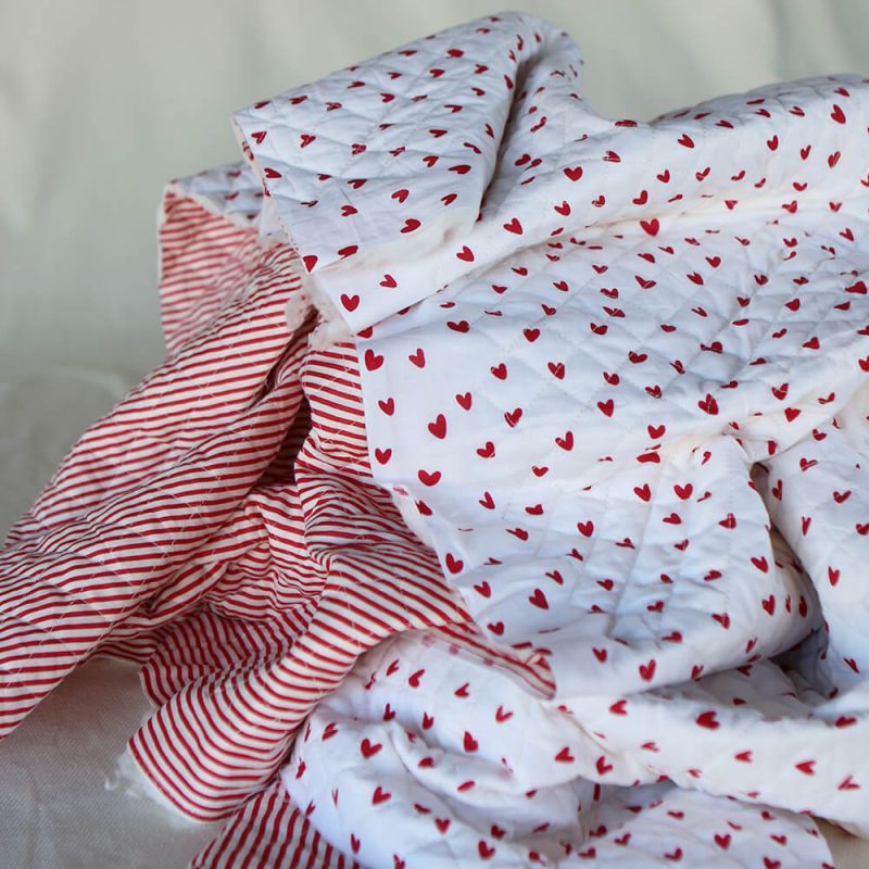 Dil / coeurs rouges - Tissu indien matelassé double face coton hand block largeur 100cm