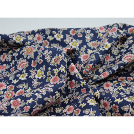 Tissu twill de coton organique imprimé fleuri bleu marine Tissu twill de coton organique imprimé fleuri bleu marine