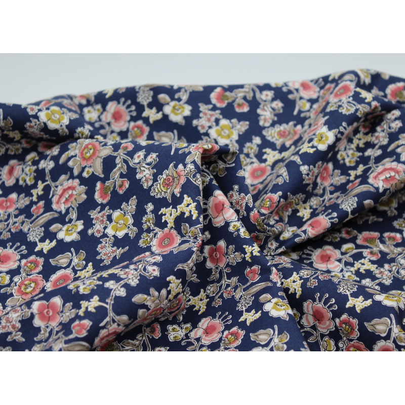 Tissu twill de coton organique imprimé fleuri bleu marine