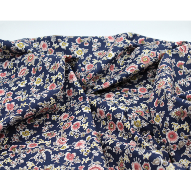 Tissu twill de coton organique imprimé fleuri bleu marine