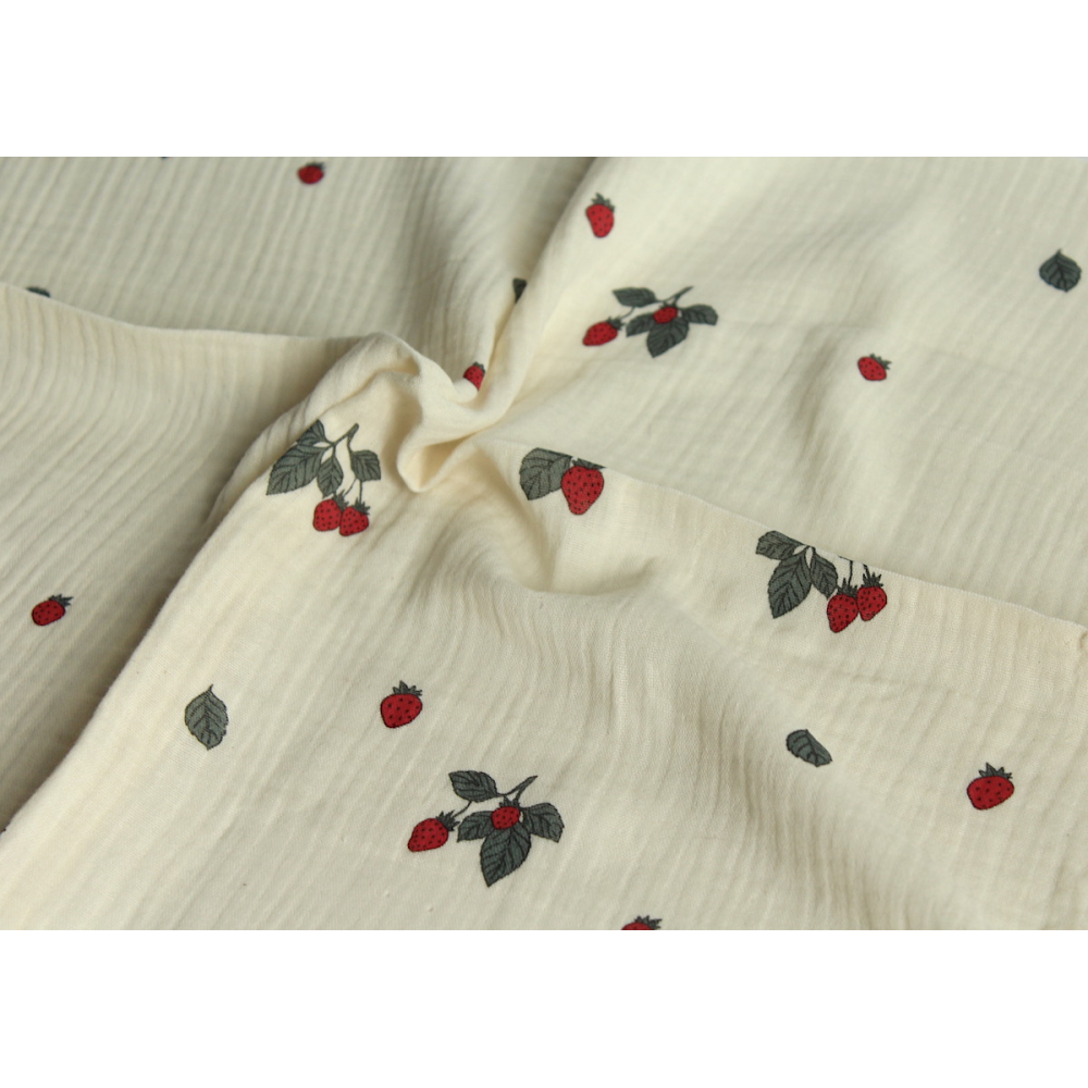 Double gaze de coton BIO écru motif exclusif fraises