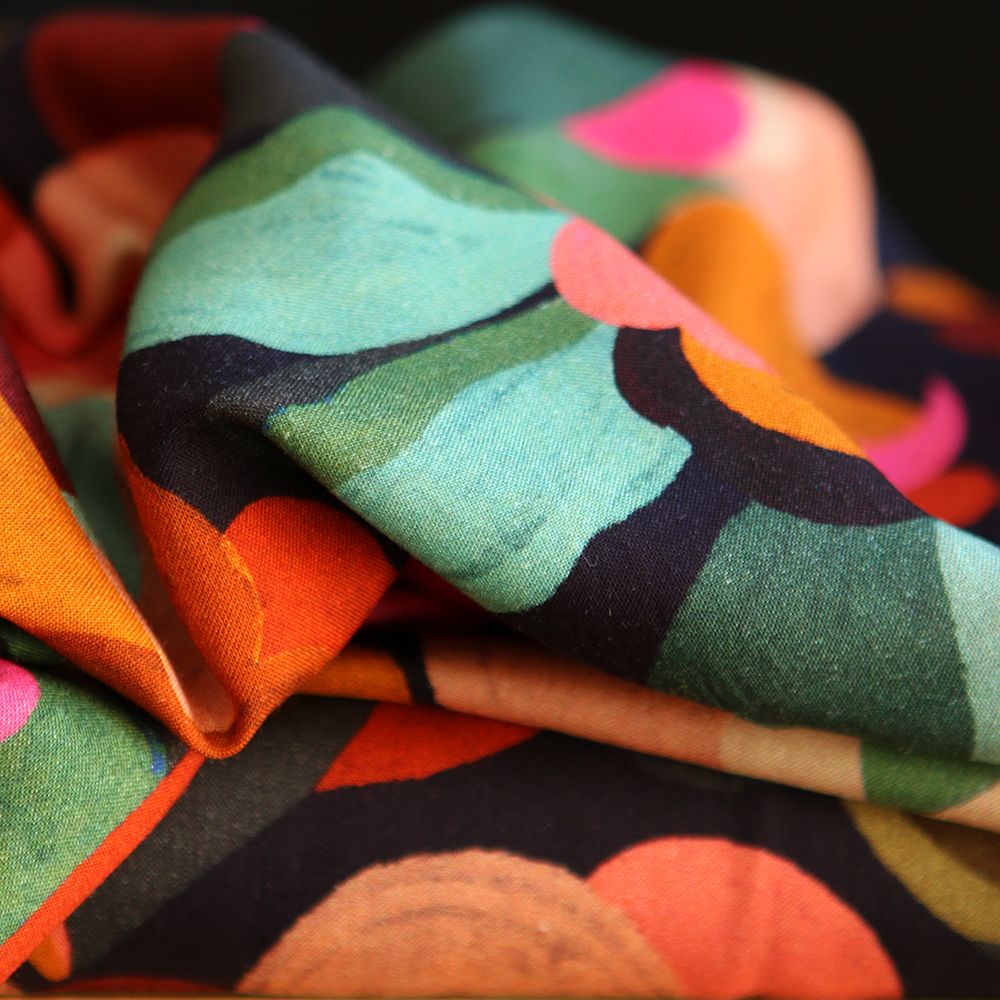 Abiva - Viscose imprimé graphique et fleuri fuschia