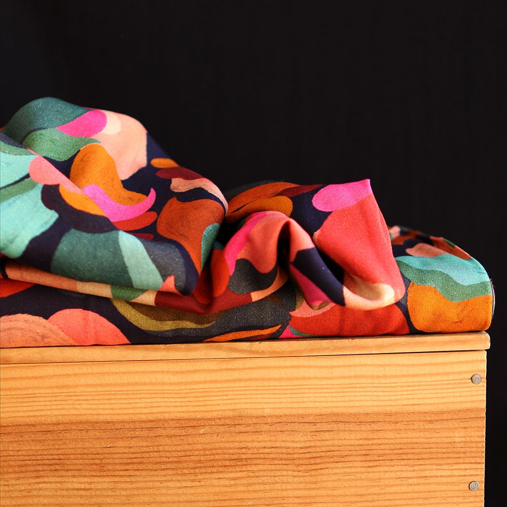 Abiva - Viscose imprimé graphique et fleuri fuschia