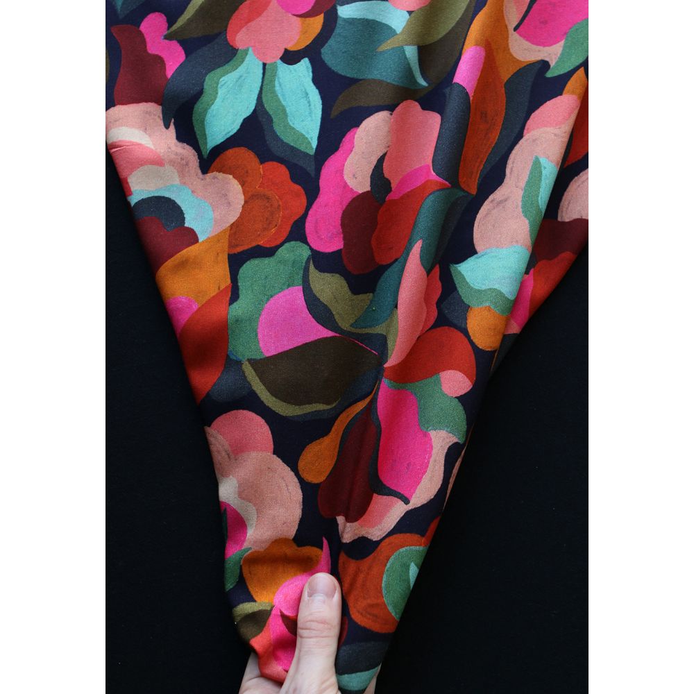 Abiva - Viscose imprimé graphique et fleuri fuschia