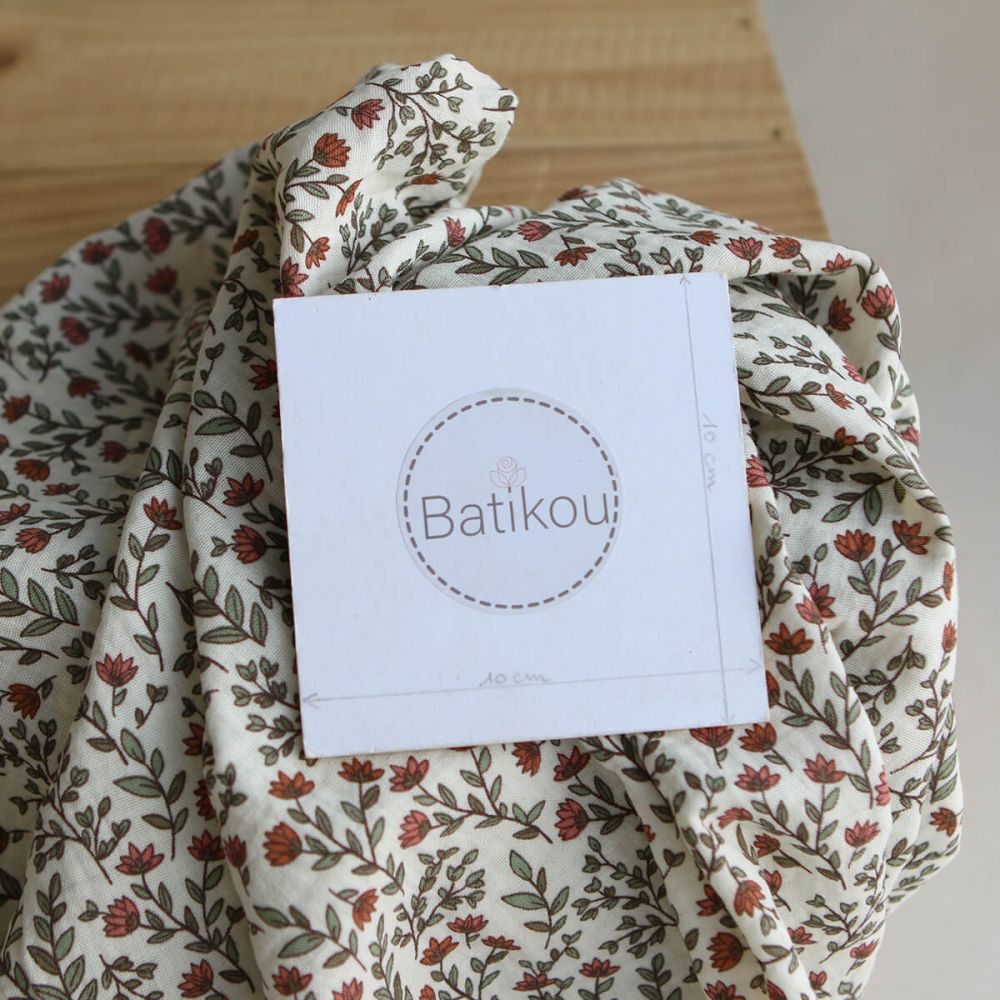 Madeleine - Double gaze de coton fond écru motif fleuri