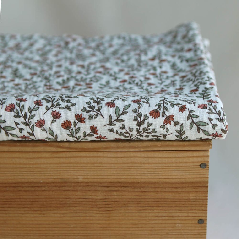 Madeleine - Double gaze de coton fond écru motif fleuri