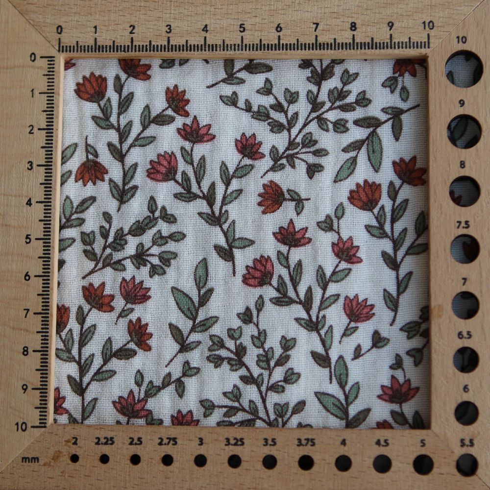 Madeleine - Double gaze de coton fond écru motif fleuri