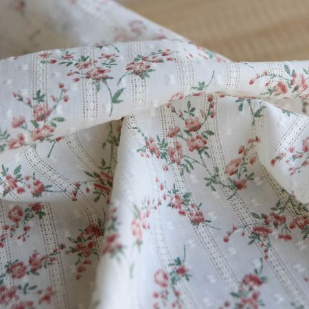Blandine - Broderie anglaise plumetis coton texturé imprimé fleuri Blandine - Broderie anglaise plumetis coton texturé imprimé fleuri