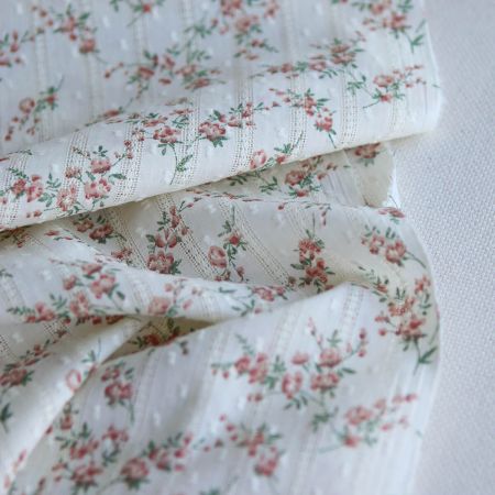 Blandine - Broderie anglaise plumetis coton texturé imprimé fleuri Blandine - Broderie anglaise plumetis coton texturé imprimé fleuri
