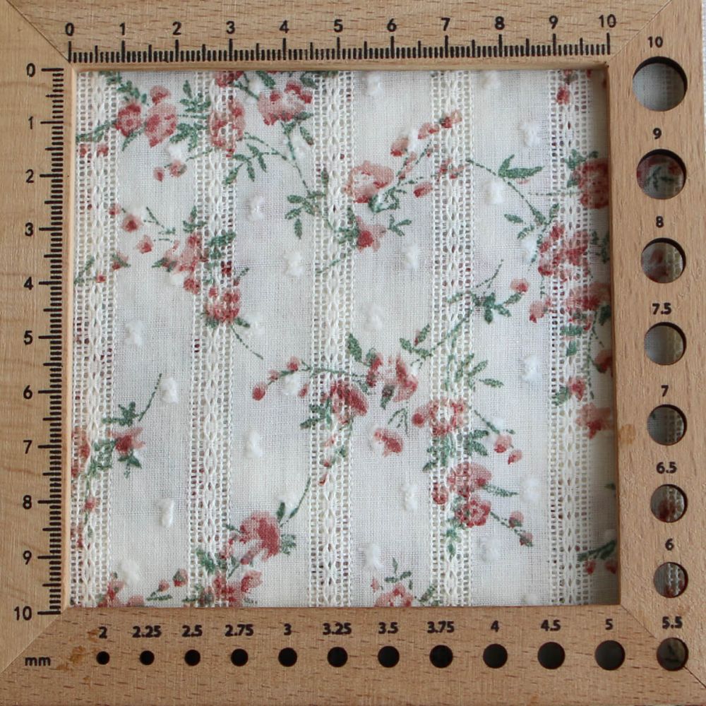 Blandine - Broderie anglaise plumetis coton texturé imprimé fleuri