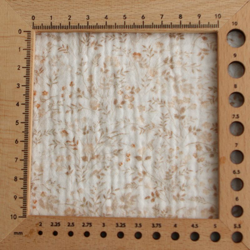 Double gaze de coton imprimés fleuri beige clair