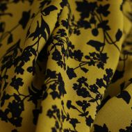 Viscose Ecovero imprimé fleuri noir fond ambre
