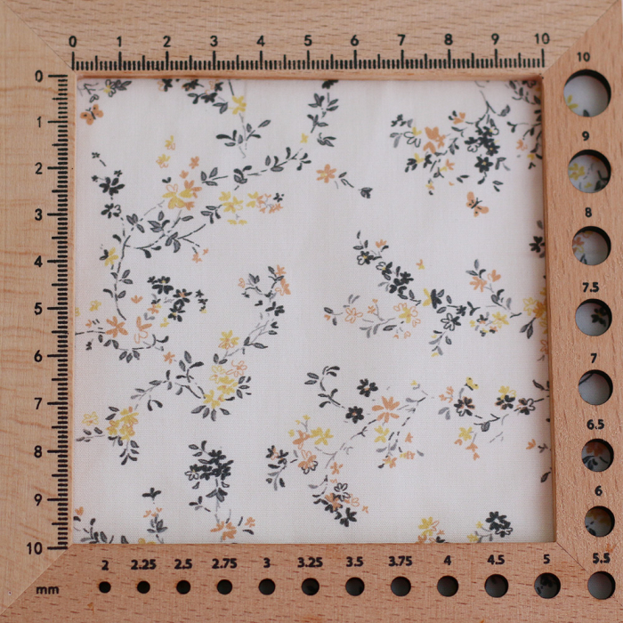 Coline - Popeline douce coton organique fleuri noir moutarde