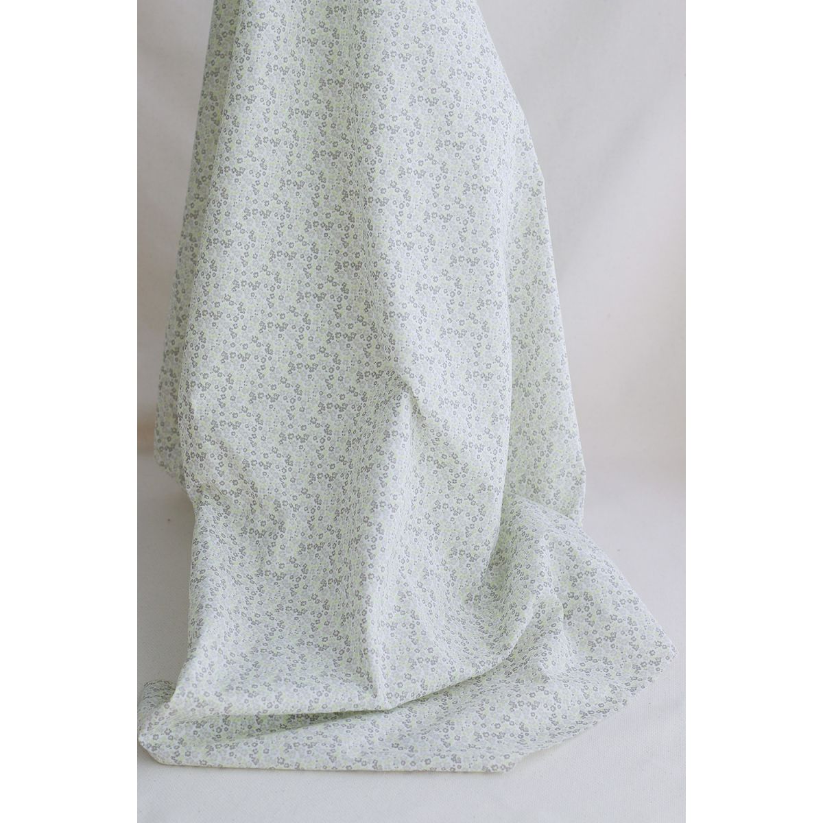 Batiste de coton BIO douce petit motif fleuri