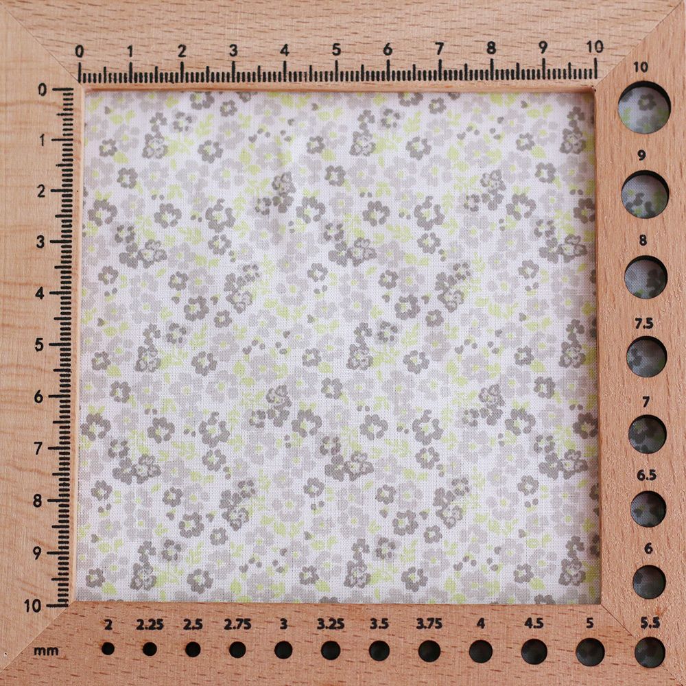 Batiste de coton BIO douce petit motif fleuri