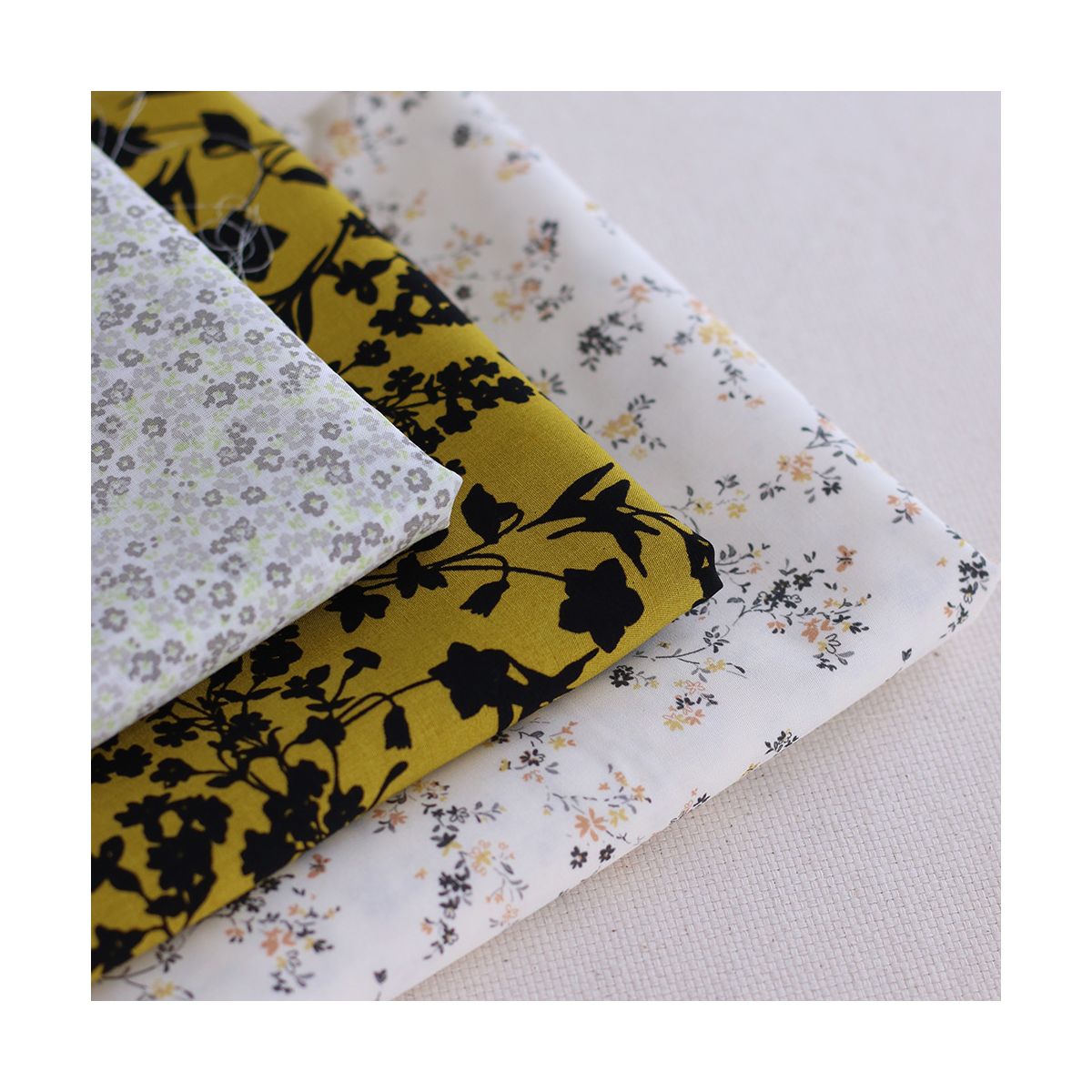 Batiste de coton BIO douce petit motif fleuri