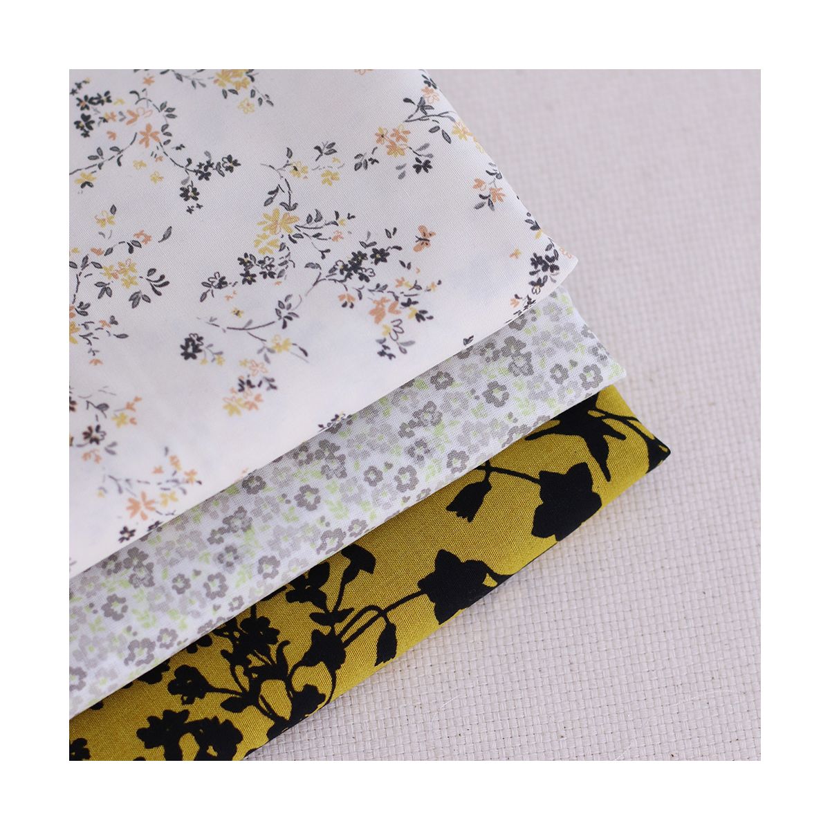 Batiste de coton BIO douce petit motif fleuri