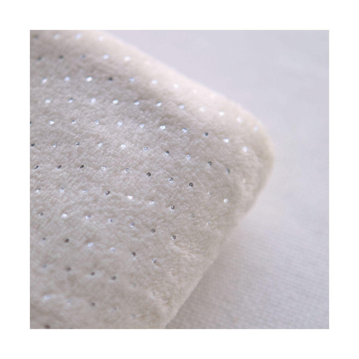 Polaire douce beige motif pois argentés