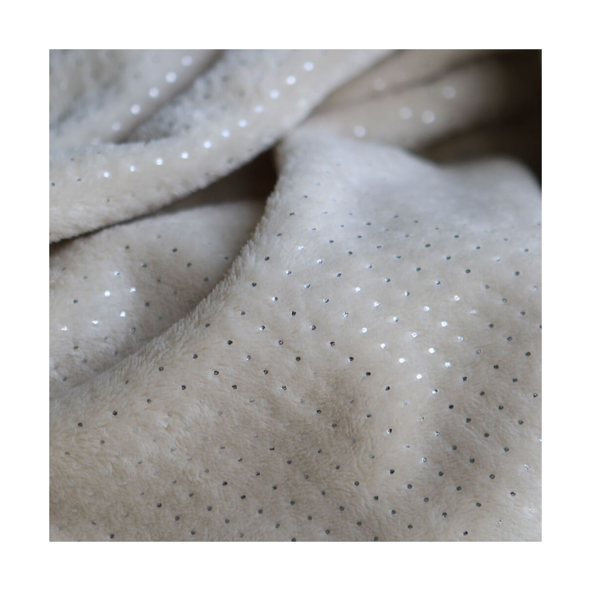 Polaire douce beige motif pois argentés